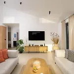 Casa Fiore Viola For 8 People With Heated Pool Willa Stifanići