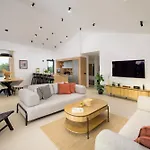 Casa Fiore Viola For 8 People With Heated Pool Willa Stifanići