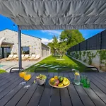 Casa Fiore Viola For 8 People With Heated Pool Willa Stifanići