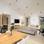 Casa Fiore Viola For 8 People With Heated Pool