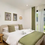 Casa Fiore Viola For 8 People With Heated Pool Willa Stifanići
