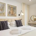 Casa Fiore Viola For 8 People With Heated Pool