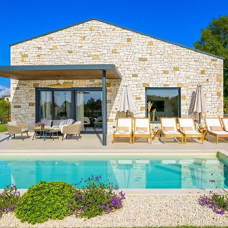 Casa Fiore Viola For 8 People With Heated Pool Villa
