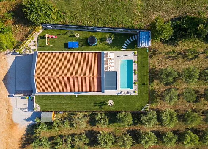 Vila Casa Fiore Viola For 8 People With Heated Pool *
