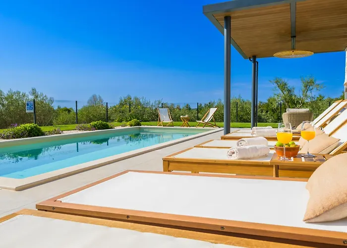 Casa Fiore Viola For 8 People With Heated Pool Vila Stifanici