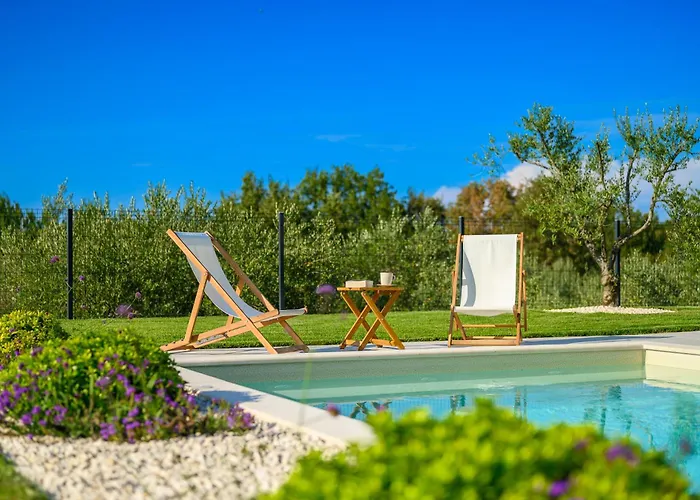 Casa Fiore Viola For 8 People With Heated Pool * Stifanići