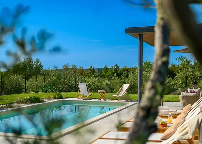 Βίλα Casa Fiore Viola For 8 People With Heated Pool *