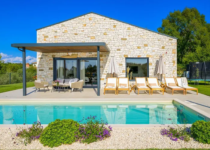 Casa Fiore Viola For 8 People With Heated Pool Βίλα