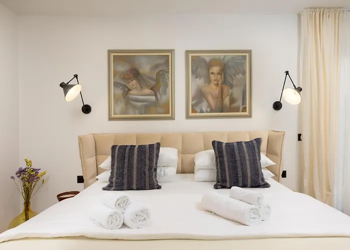 Βίλα Casa Fiore Viola For 8 People With Heated Pool