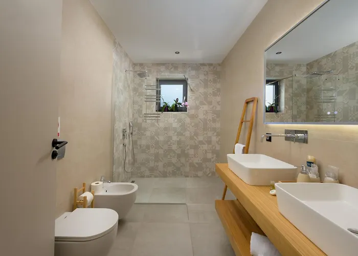 Casa Fiore Viola For 8 People With Heated Pool Stifanići