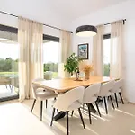Casa Fiore Viola For 8 People With Heated Pool