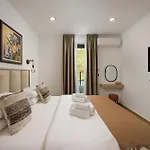 Casa Fiore Viola For 8 People With Heated Pool