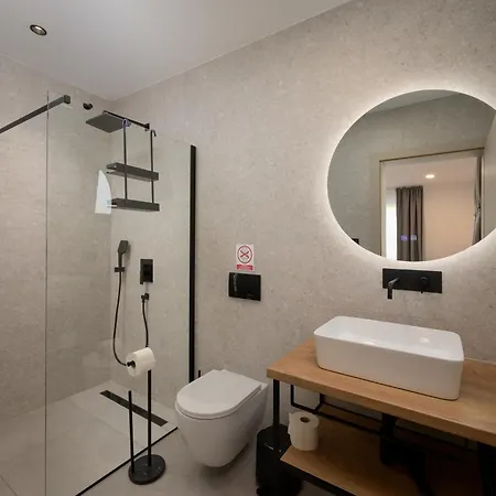 Casa Fiore Viola For 8 People With Heated Pool
