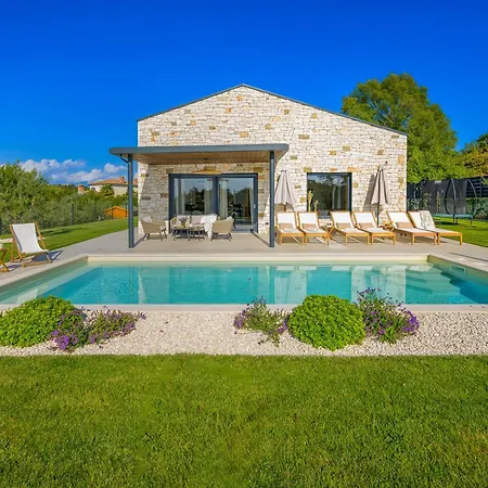 Casa Fiore Viola For 8 People With Heated Pool Villa
