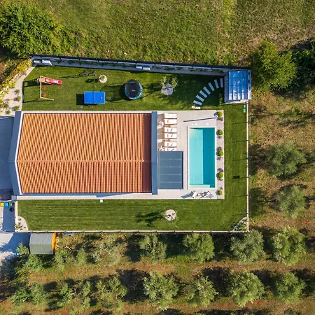 Villa Casa Fiore Viola For 8 People With Heated Pool *