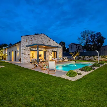 Villa Casa Fiore Viola For 8 People With Heated Pool Stifanići