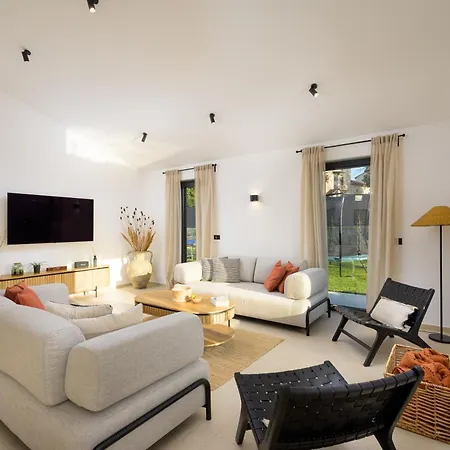 Casa Fiore Viola For 8 People With Heated Pool * Stifanici