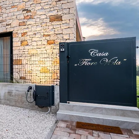 Villa Casa Fiore Viola For 8 People With Heated Pool *