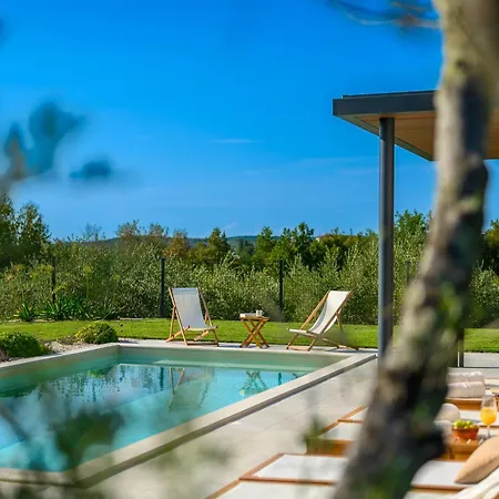 Villa Casa Fiore Viola For 8 People With Heated Pool *