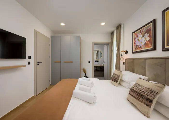 Casa Fiore Viola For 8 People With Heated Pool 别墅 *